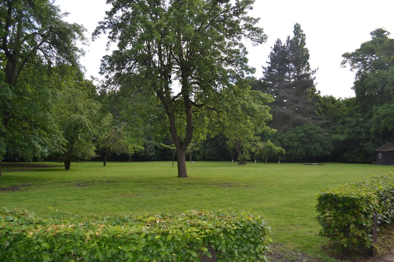 ホテル Gilwell Park チングフォード エクステリア 写真